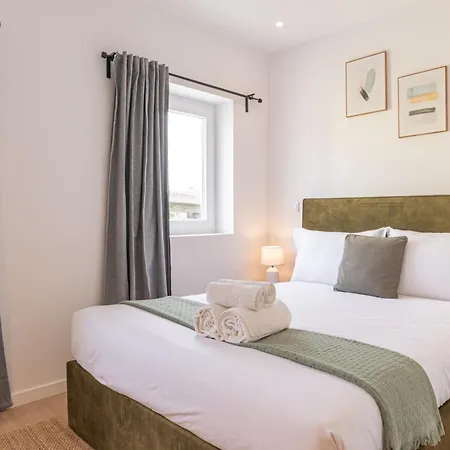 Apartment Campolide Charming & *