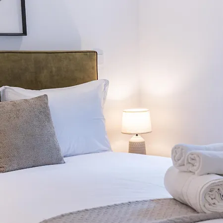 Campolide Charming & * Lisboa