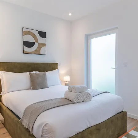 Campolide Charming & Appartement *