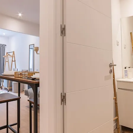 公寓 Campolide Charming & *